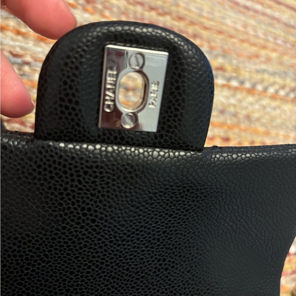 Discounted!!Black Quilted Crossbody Bag - Picture 4 of 9